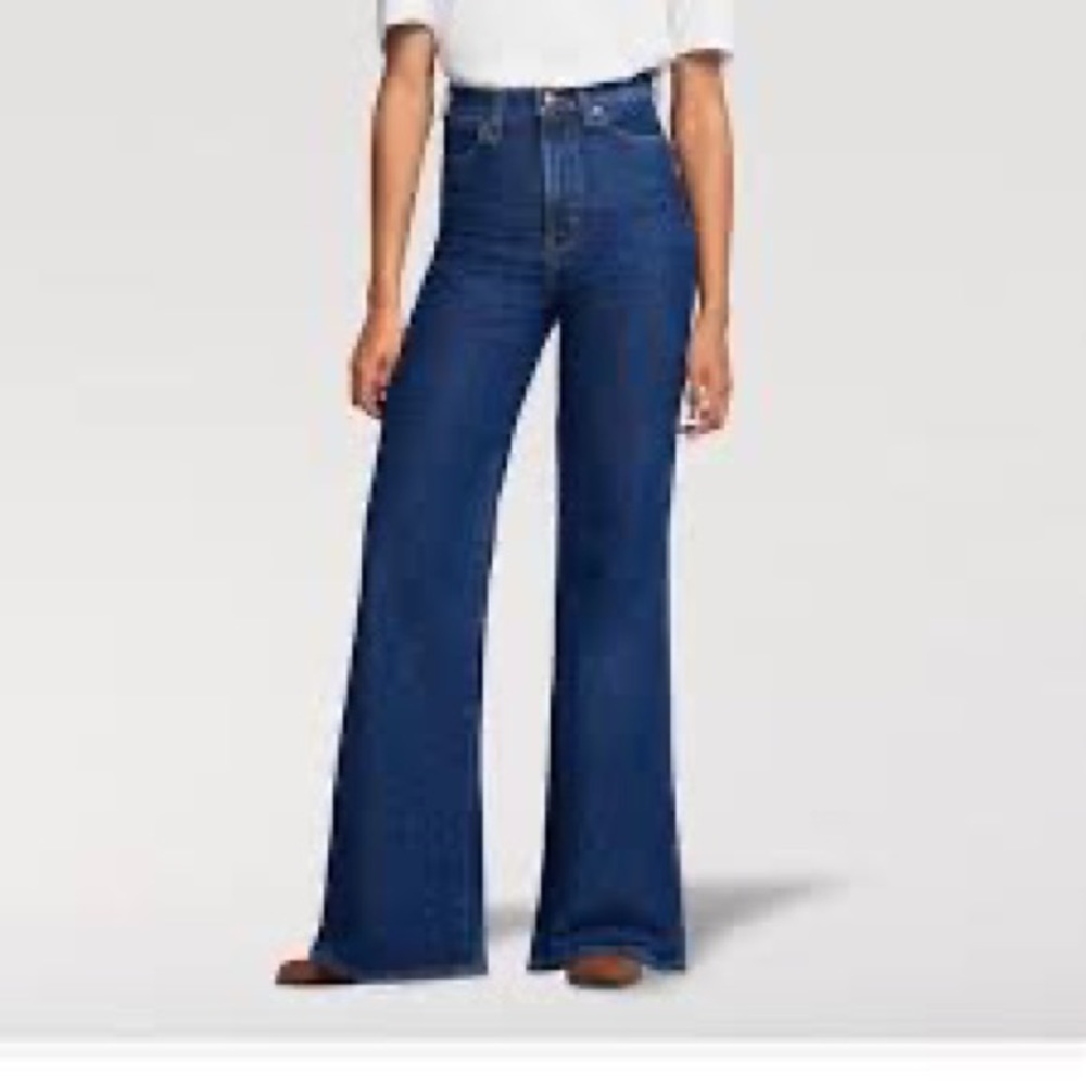 Wrangler Wanderer 622 High Rise Flare Jeans 28” waist 30” inseam Ski Patrol